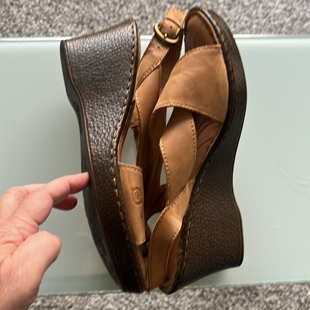 Born Women's Tan Leather Sandals size 8 - Picture 2 of 14